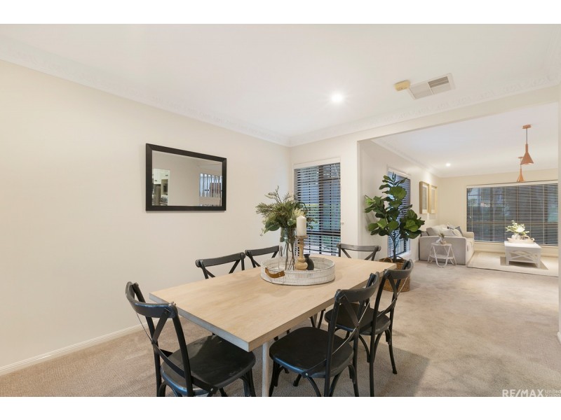 13 Ehlers Close, Carindale QLD 4152