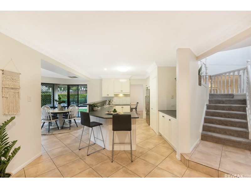 13 Ehlers Close, Carindale QLD 4152