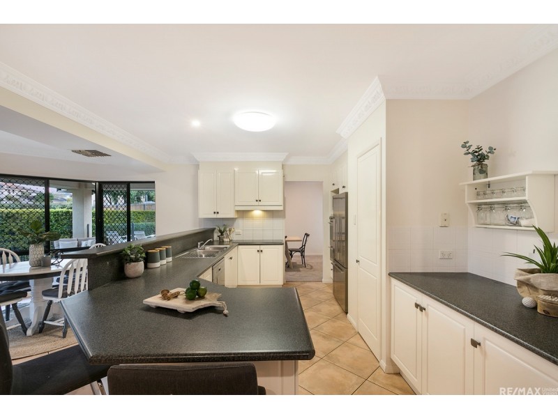 13 Ehlers Close, Carindale QLD 4152