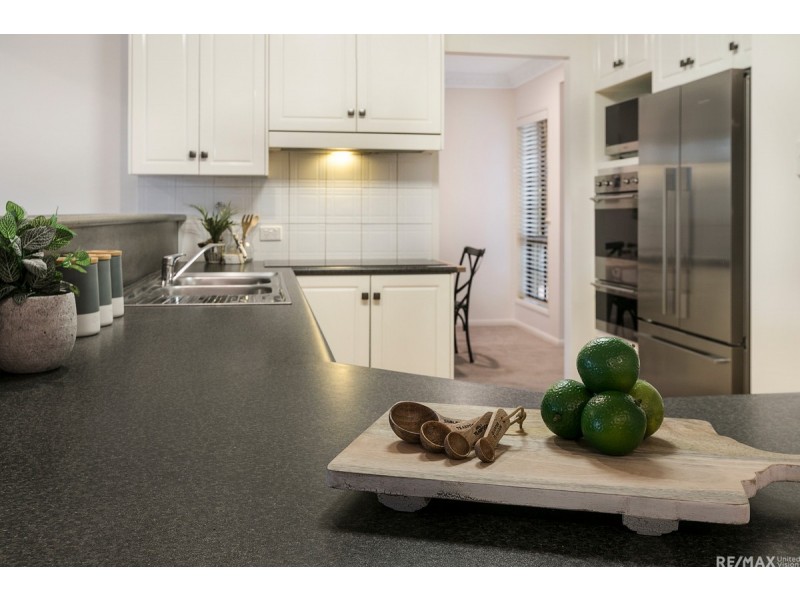 13 Ehlers Close, Carindale QLD 4152