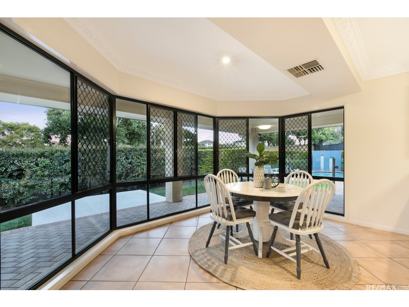 13 Ehlers Close, Carindale QLD 4152