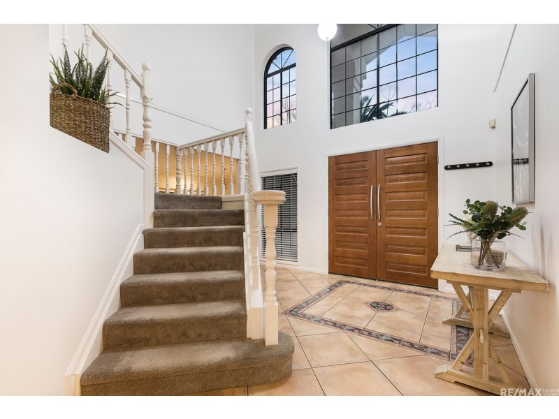 13 Ehlers Close, Carindale QLD 4152