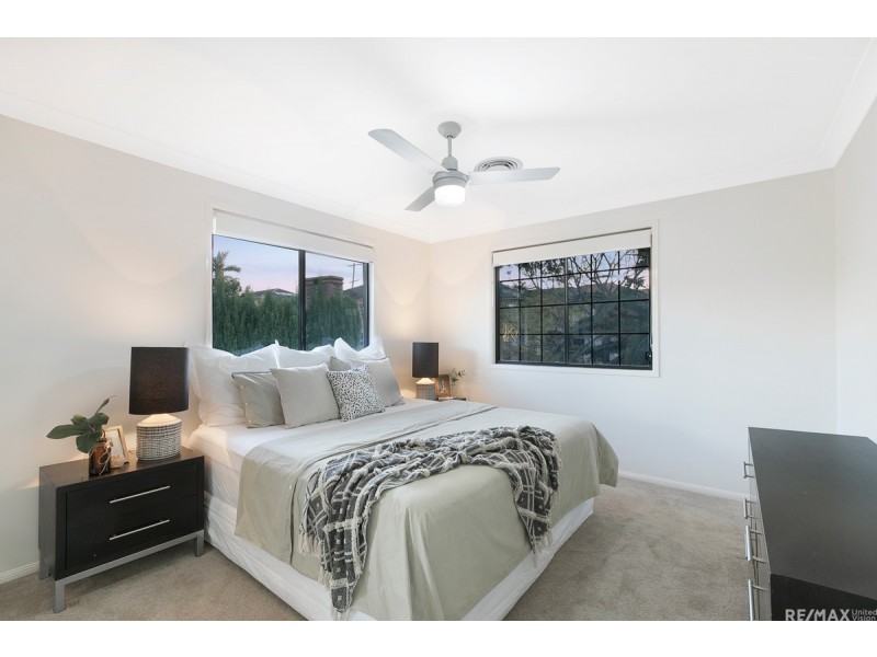 13 Ehlers Close, Carindale QLD 4152