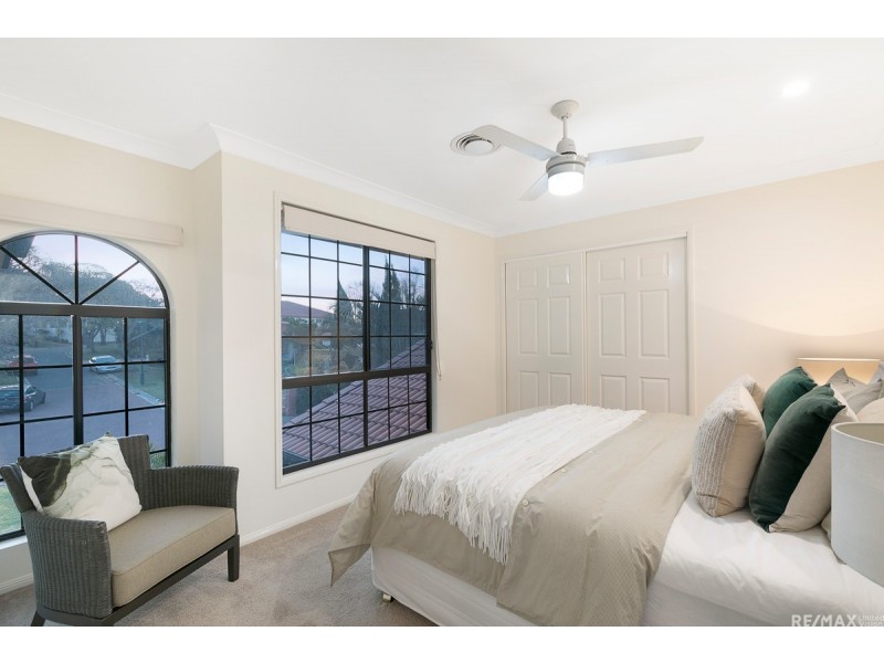 13 Ehlers Close, Carindale QLD 4152