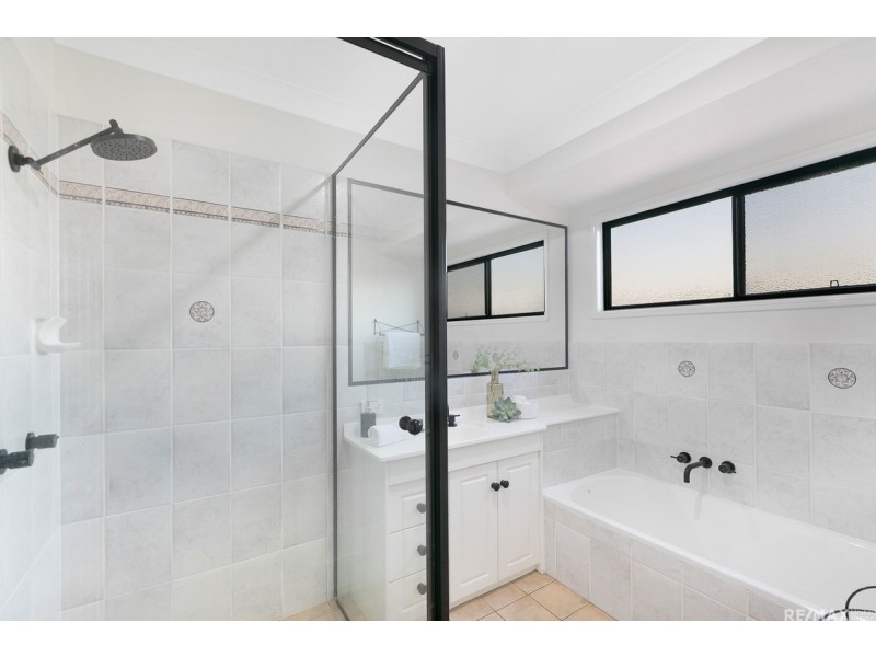 13 Ehlers Close, Carindale QLD 4152