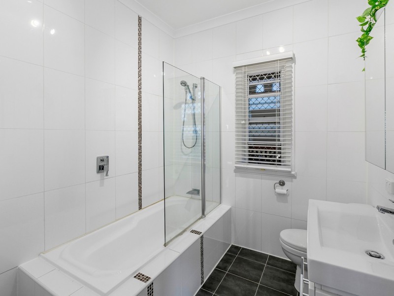 179 Beddoes Street, Holland Park QLD 4121