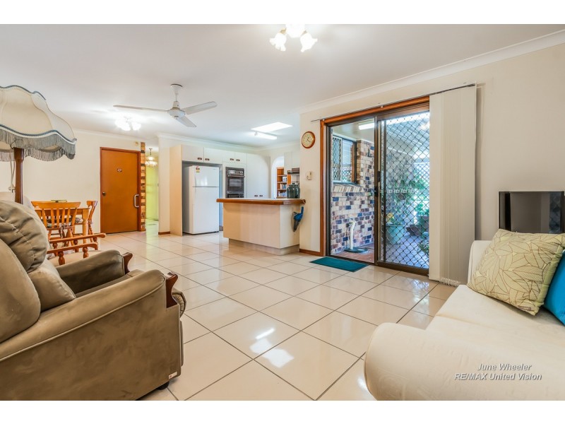 73 Cadogan Street, Carindale QLD 4152
