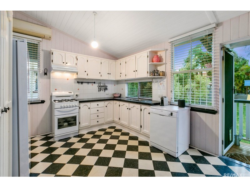 11 Primmer Street, Coorparoo QLD 4151