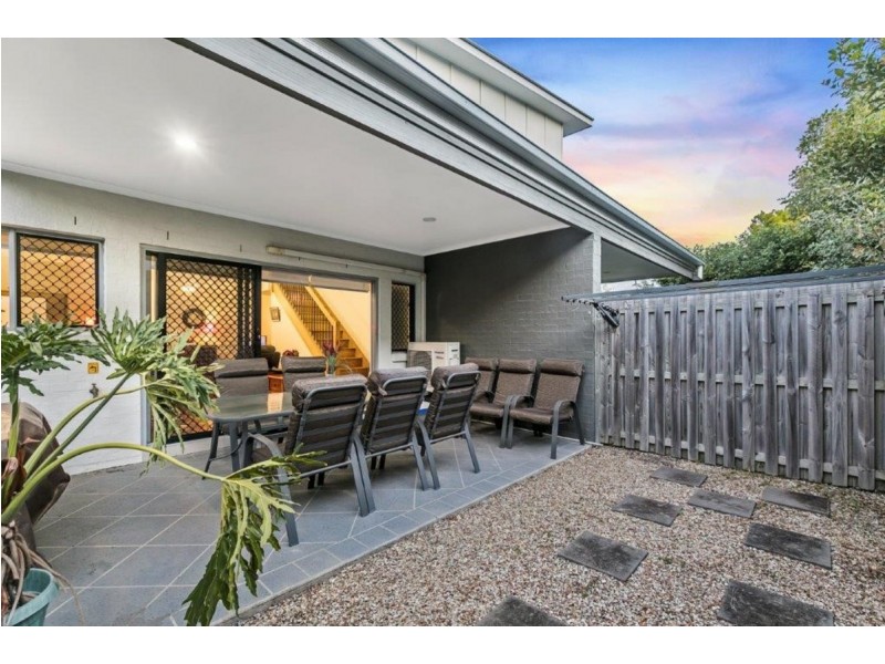 2/42 Adelaide Street, Carina QLD 4152