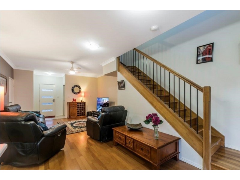 2/42 Adelaide Street, Carina QLD 4152