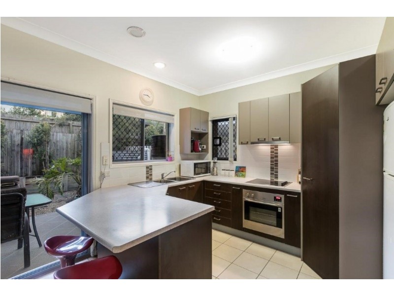 2/42 Adelaide Street, Carina QLD 4152