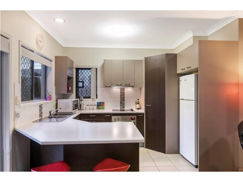 2/42 Adelaide Street, Carina QLD 4152