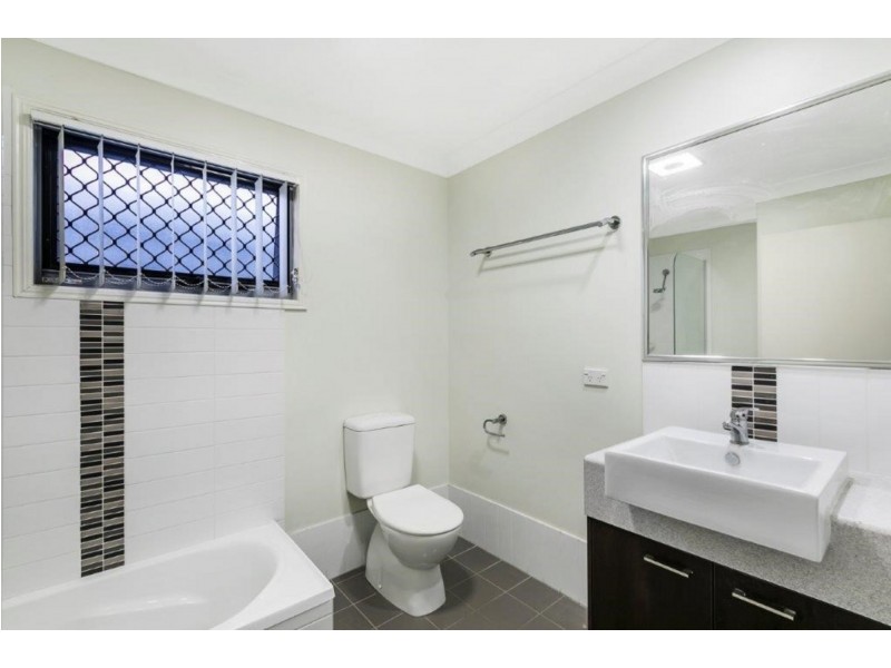 2/42 Adelaide Street, Carina QLD 4152