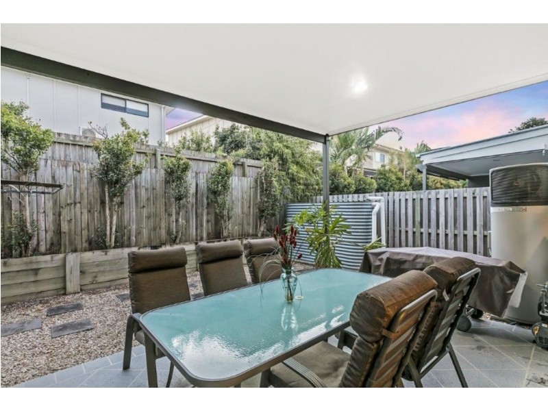 2/42 Adelaide Street, Carina QLD 4152