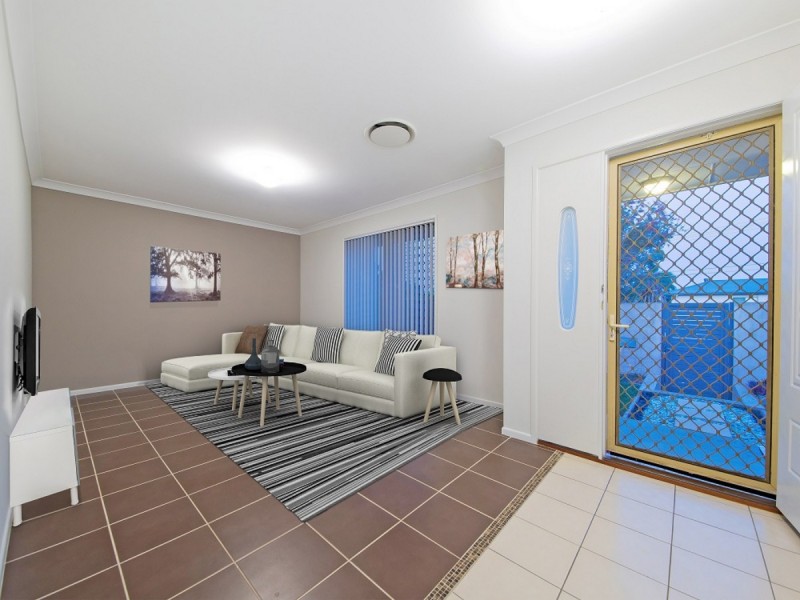 8 Chesney Street, Carina QLD 4152