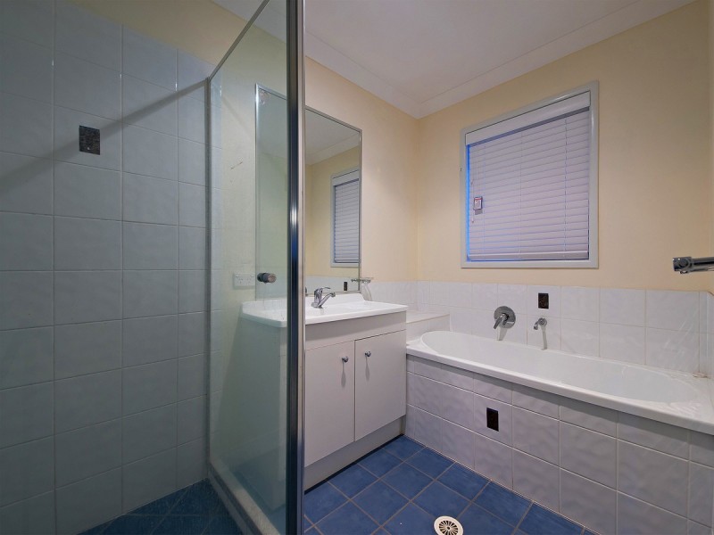 8 Chesney Street, Carina QLD 4152