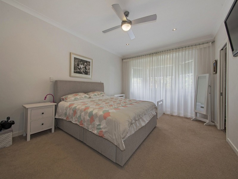 22 Dundee Street, Holland Park QLD 4121