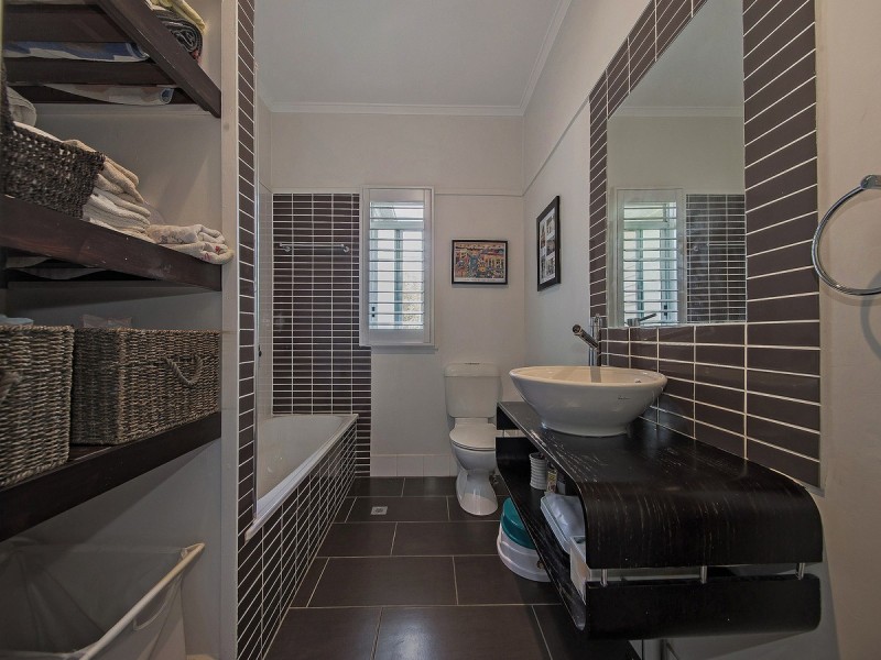 22 Dundee Street, Holland Park QLD 4121