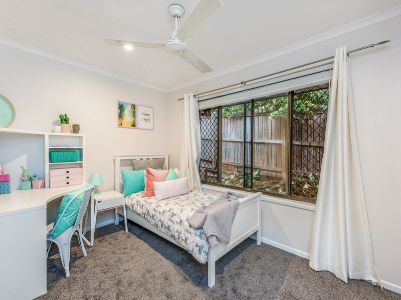 2 Madrid Court, Wishart QLD 4122