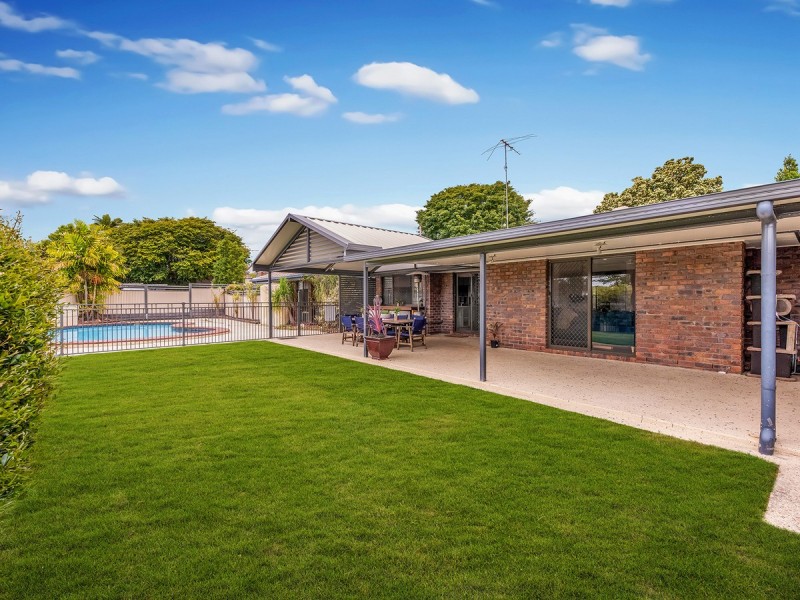 2 Madrid Court, Wishart QLD 4122