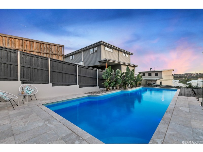 93 Amersham Crescent, Carindale QLD 4152