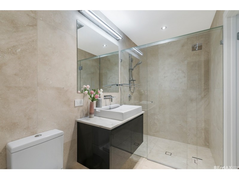 93 Amersham Crescent, Carindale QLD 4152