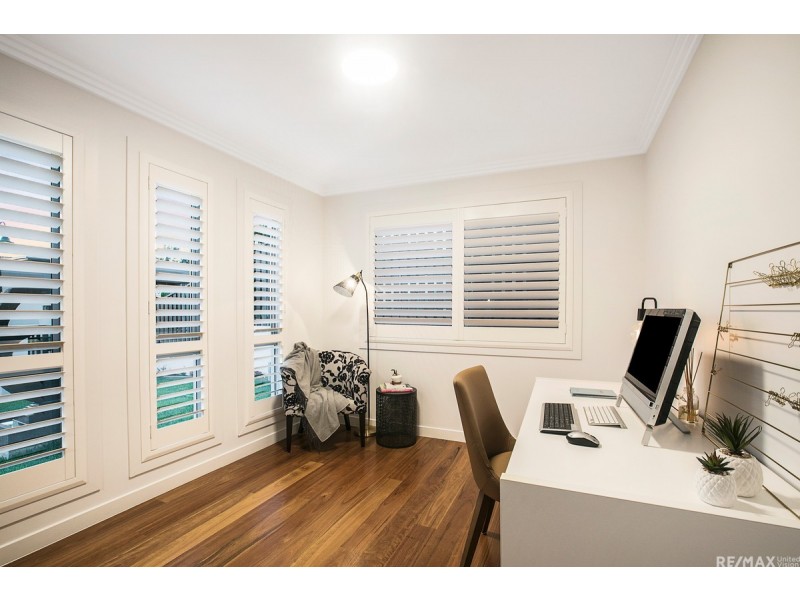 93 Amersham Crescent, Carindale QLD 4152