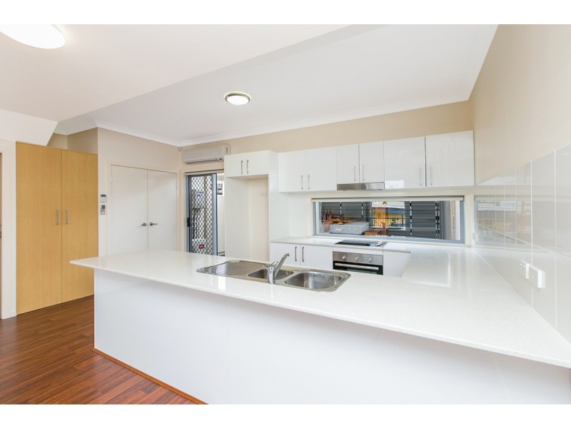 6/5 Daniells Street, Carina QLD 4152