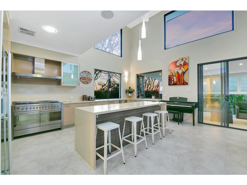 13 Oakmont Street, Carindale QLD 4152