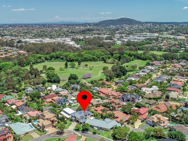 13 Oakmont Street, Carindale QLD 4152