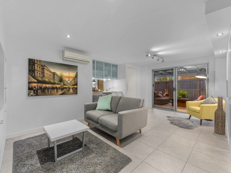 1/41 Weston Street, Coorparoo QLD 4151