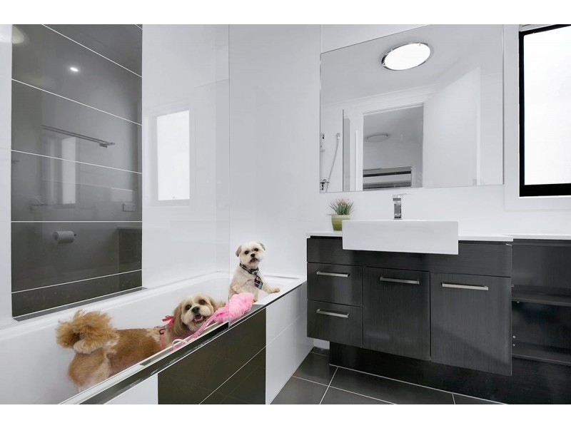 1/18 Bernecker Street, Carina QLD 4152