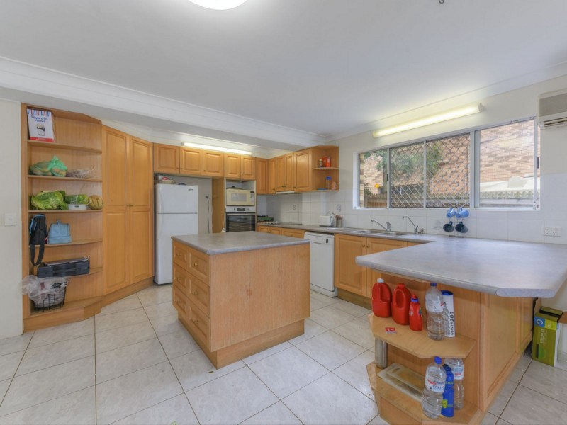 30 Faringdon Street, Robertson QLD 4109