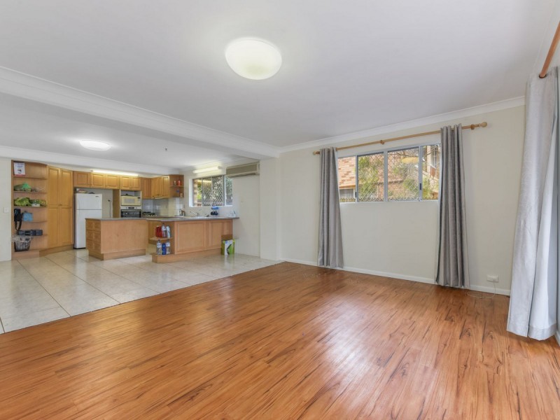 30 Faringdon Street, Robertson QLD 4109