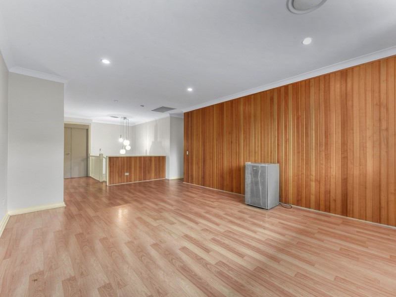 30 Faringdon Street, Robertson QLD 4109