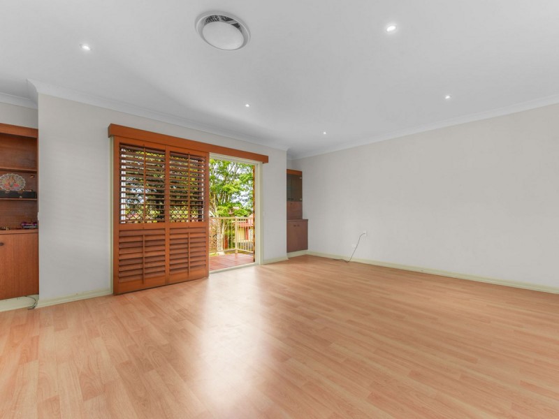 30 Faringdon Street, Robertson QLD 4109