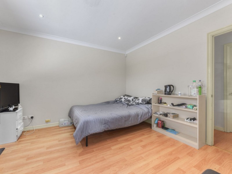 30 Faringdon Street, Robertson QLD 4109