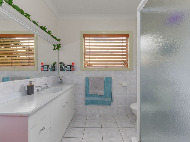 30 Faringdon Street, Robertson QLD 4109