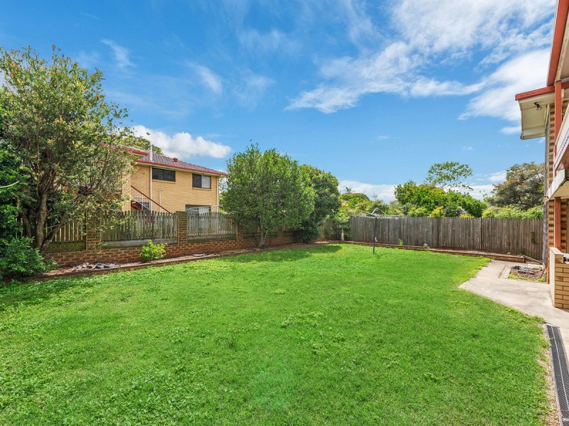 30 Faringdon Street, Robertson QLD 4109