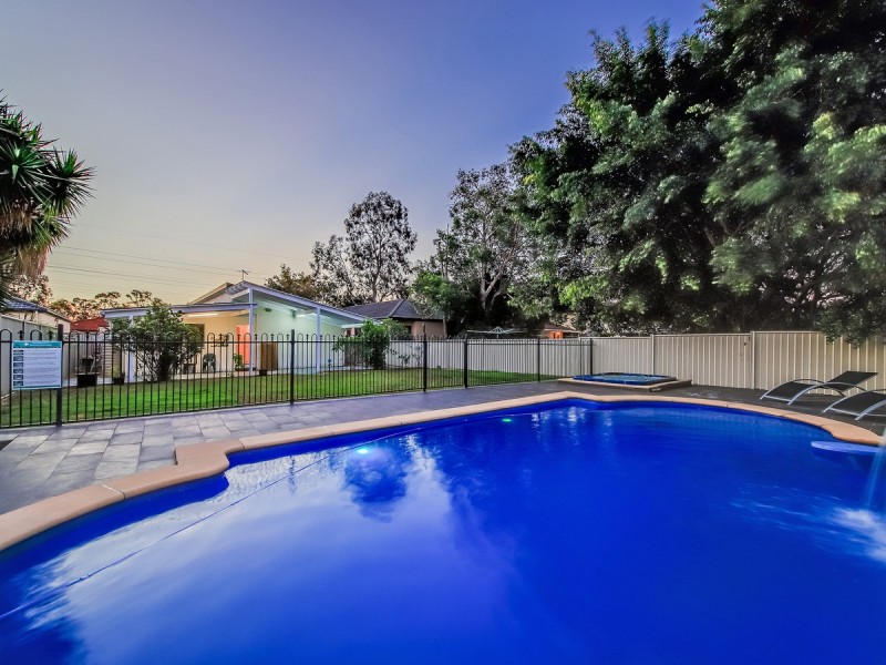 7 Melaleuca Place, Carindale QLD 4152