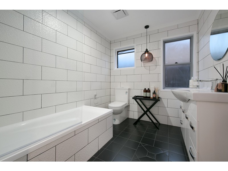 60 Rembrandt Street, Carina QLD 4152