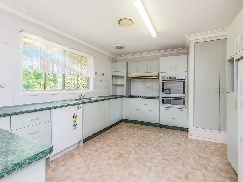 41 Dirkala Street, Mansfield QLD 4122