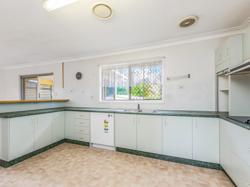 41 Dirkala Street, Mansfield QLD 4122