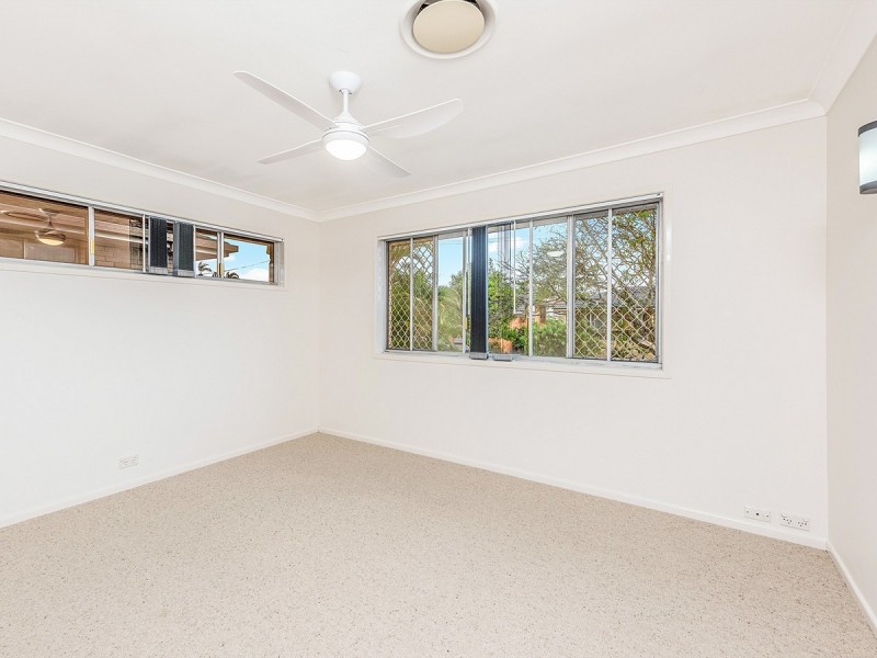 41 Dirkala Street, Mansfield QLD 4122