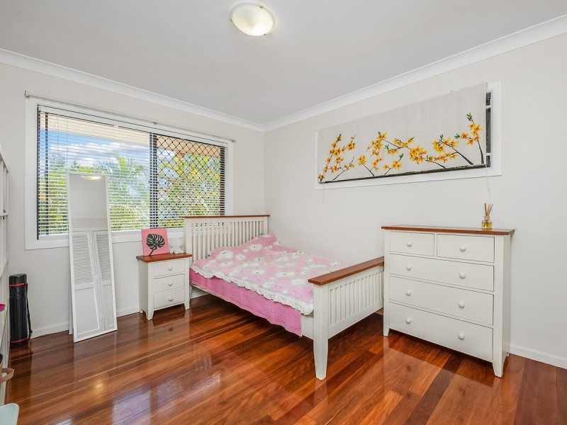 27 Delavan Street, Wishart QLD 4122