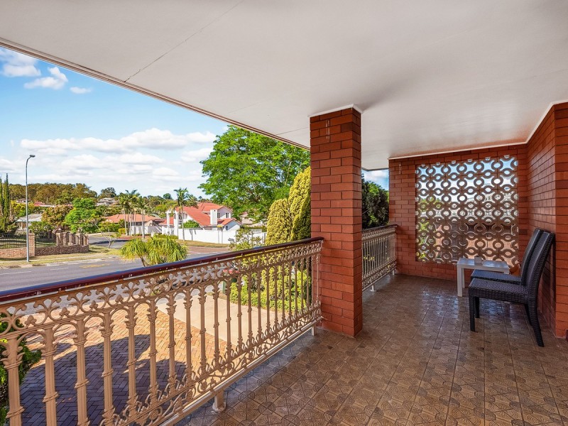 27 Delavan Street, Wishart QLD 4122