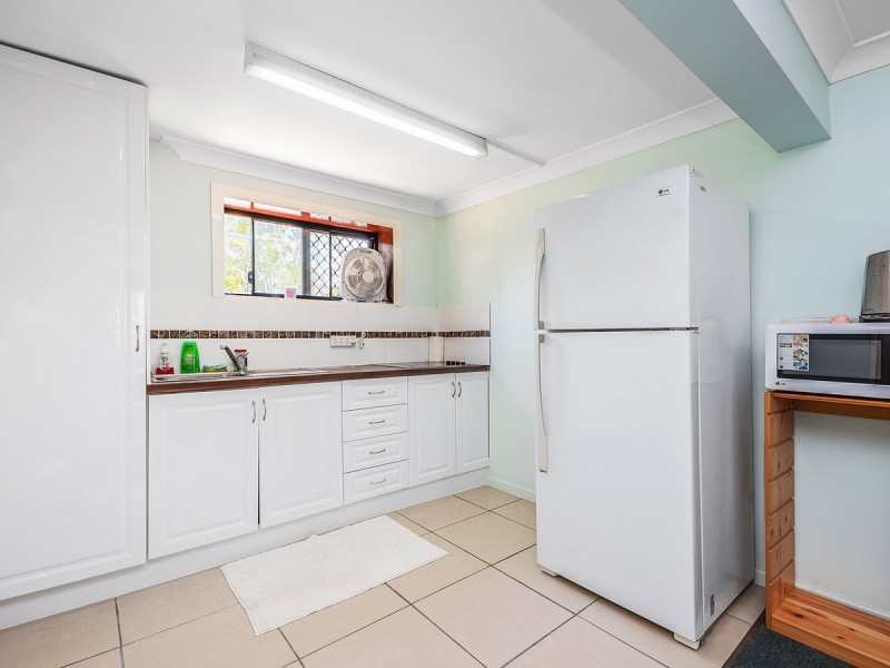 27 Delavan Street, Wishart QLD 4122