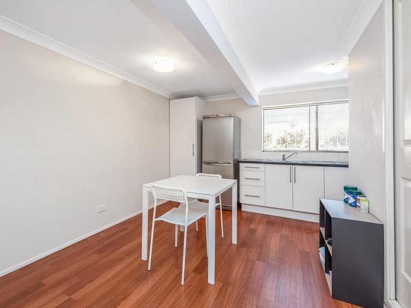 27 Delavan Street, Wishart QLD 4122