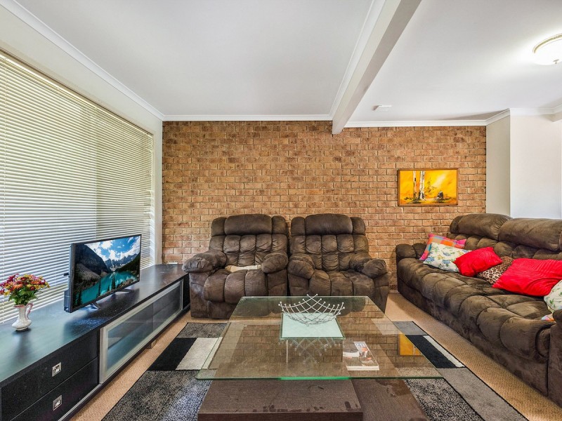 2/1 Kelda Street, Robertson QLD 4109