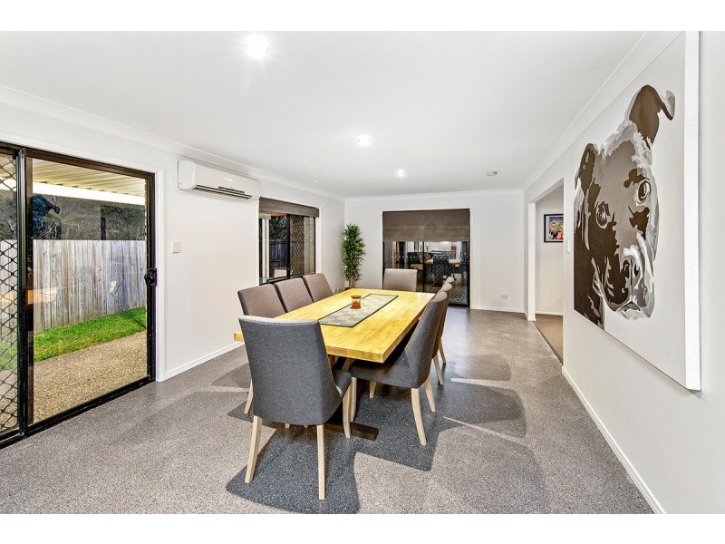 32 Reynolds Street, Carindale QLD 4152